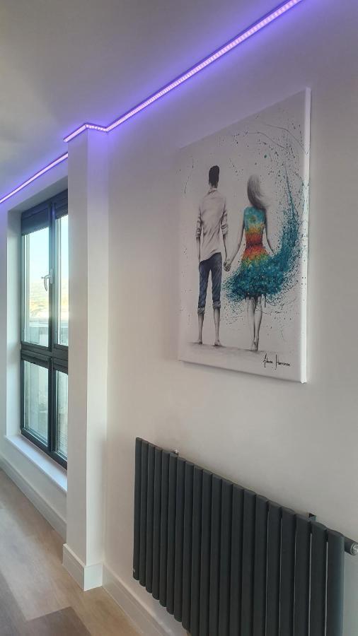 Central Penthouse With Hot Tub & Views 24 Cheltenham Buitenkant foto