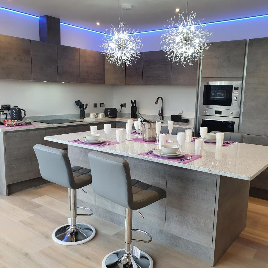 Central Penthouse With Hot Tub & Views 24 Cheltenham Buitenkant foto