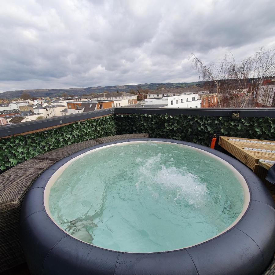 Central Penthouse With Hot Tub & Views 24 Cheltenham Buitenkant foto