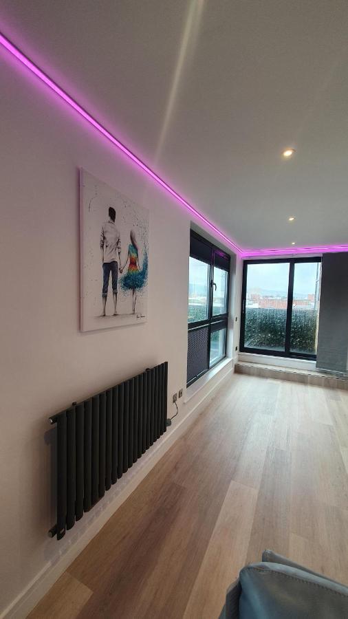Central Penthouse With Hot Tub & Views 24 Cheltenham Buitenkant foto