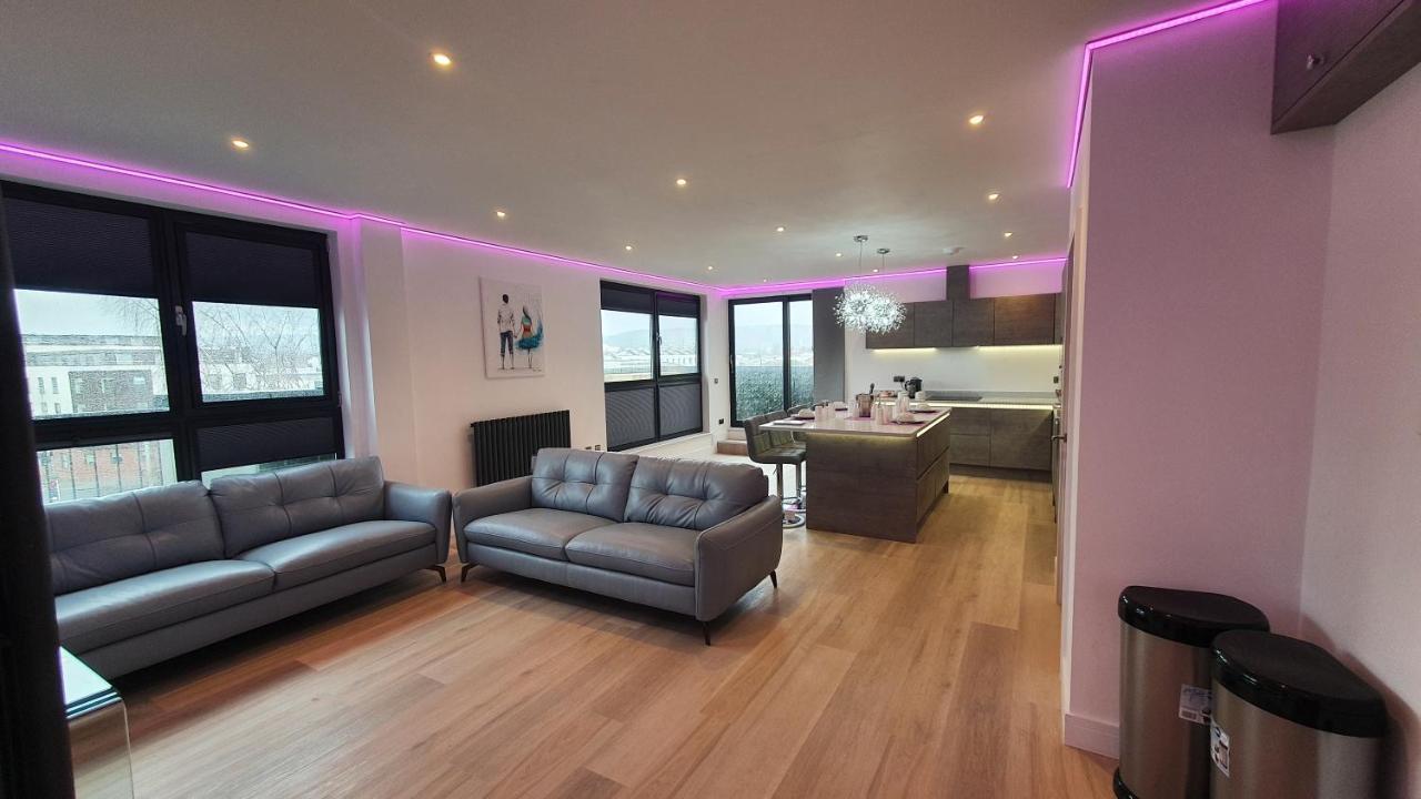 Central Penthouse With Hot Tub & Views 24 Cheltenham Buitenkant foto