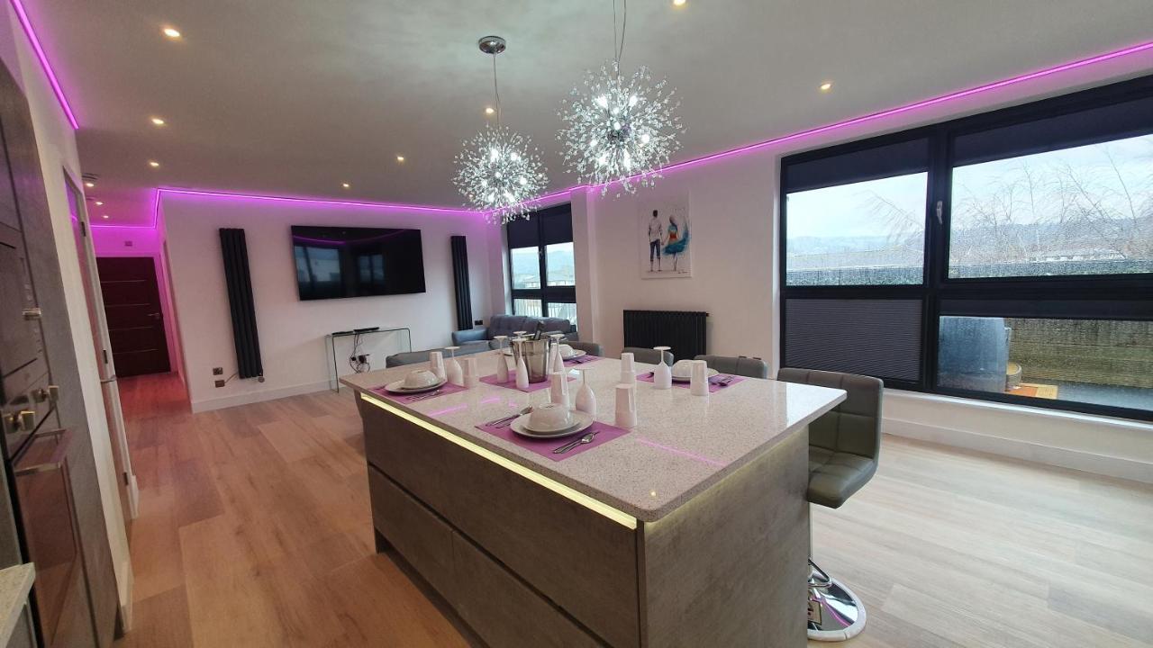 Central Penthouse With Hot Tub & Views 24 Cheltenham Buitenkant foto